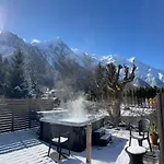 La Sapiniere Hotel